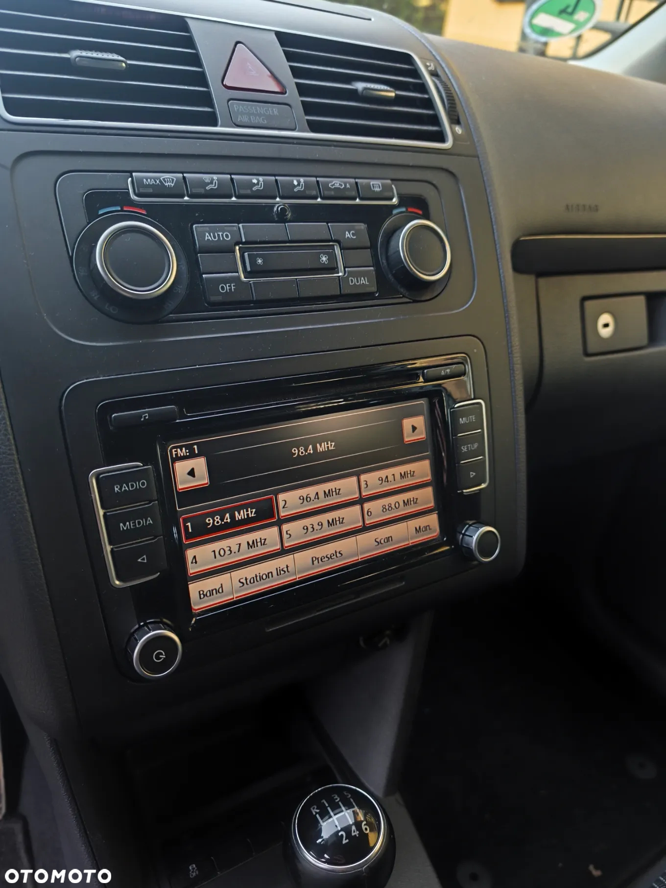 Volkswagen Touran - 16