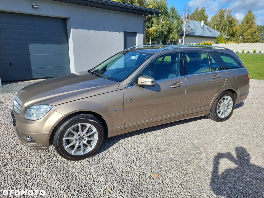 Mercedes-Benz C-Class 2010 photo 3