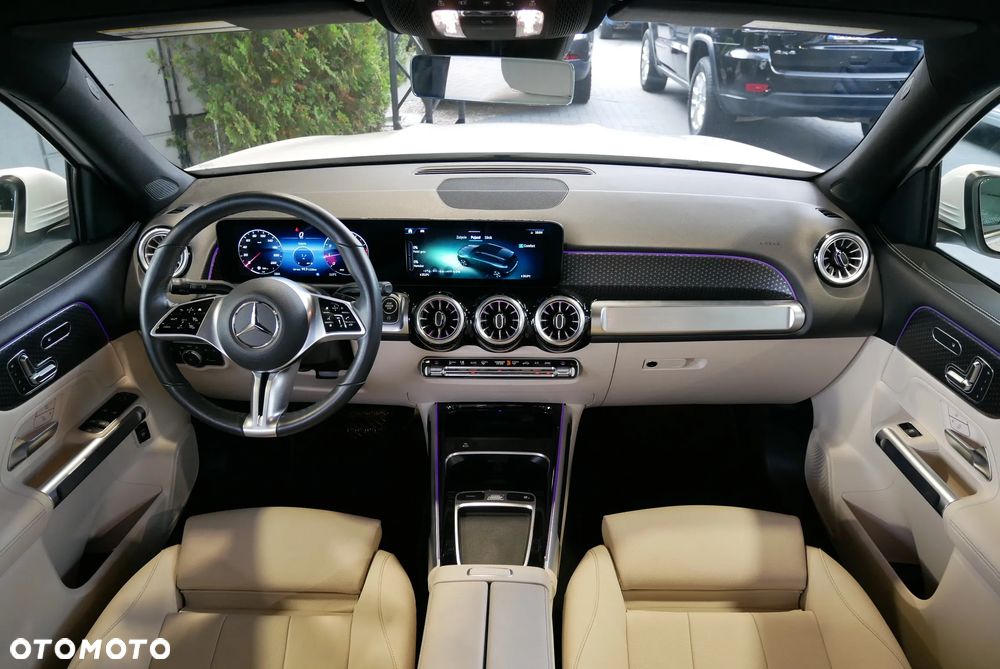 Mercedes-Benz GLB 250 4Matic 8G-DCT - 18