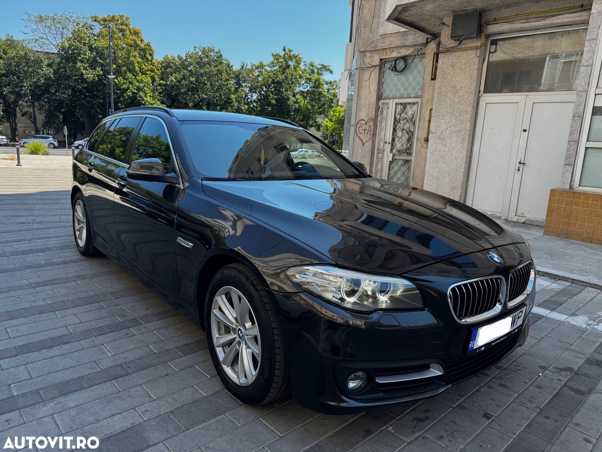 BMW Seria 5 525d xDrive AT - 1