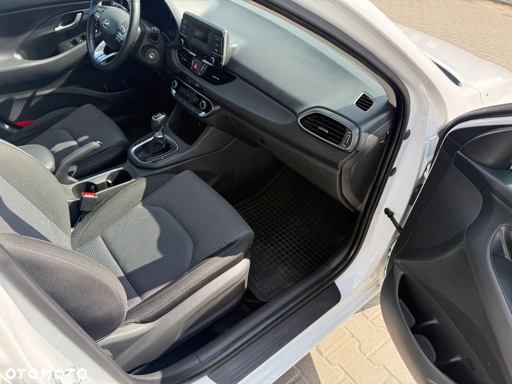 Hyundai i30 1.5 DPI Classic + - 8