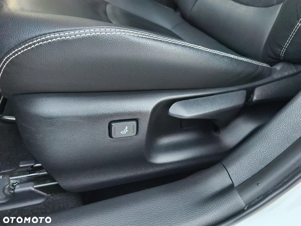 Toyota Corolla 1.8 Hybrid Executive - 25