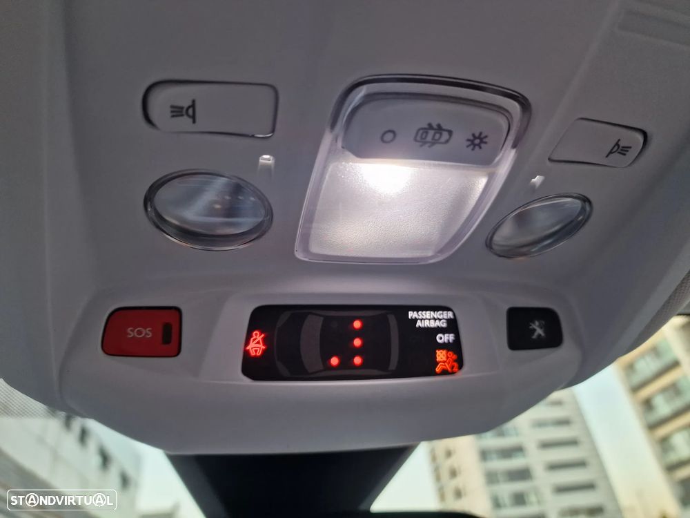 Peugeot 3008 PureTech 130 Stop & Start GPF Allure - 42
