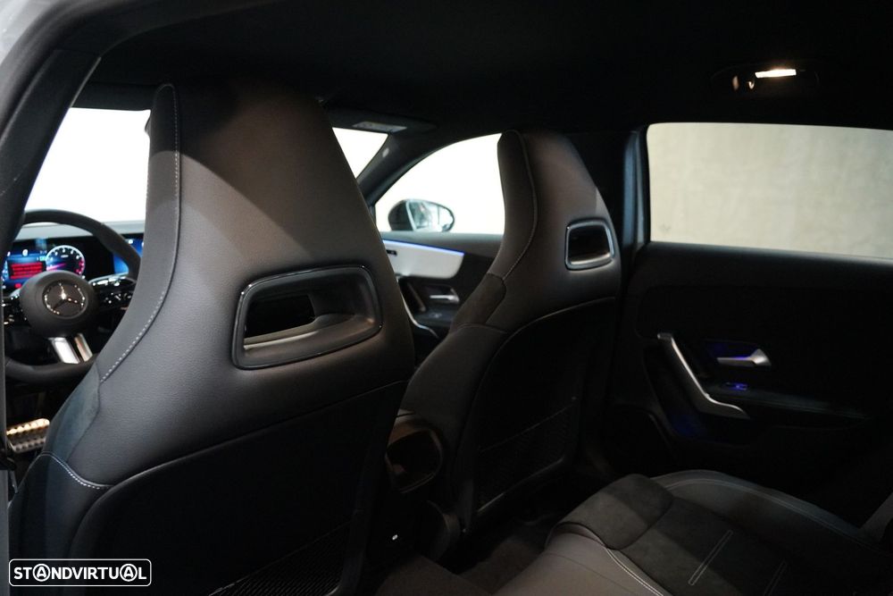 Mercedes-Benz A 200 - 35