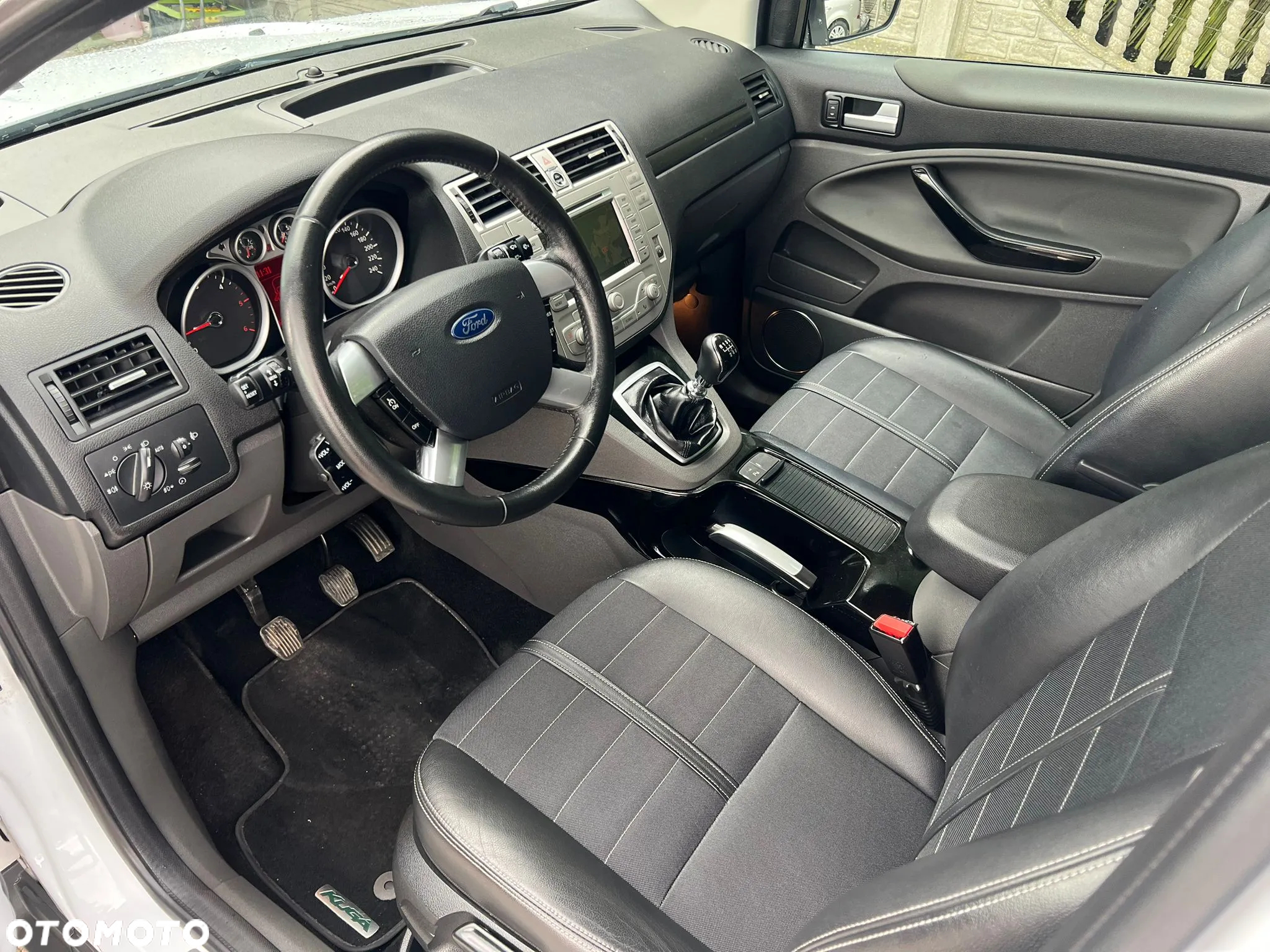 Ford Kuga 2.0 TDCi 4WD Titanium - 27