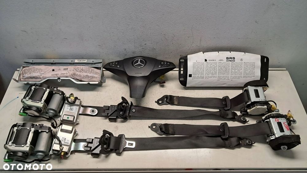 mercedes c klasa w204 sedan poduszki powietrzne airbag pasy komplet oryg