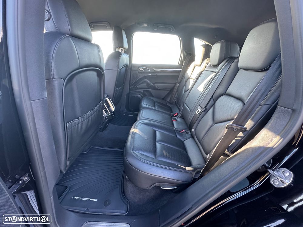 Porsche Cayenne - 13