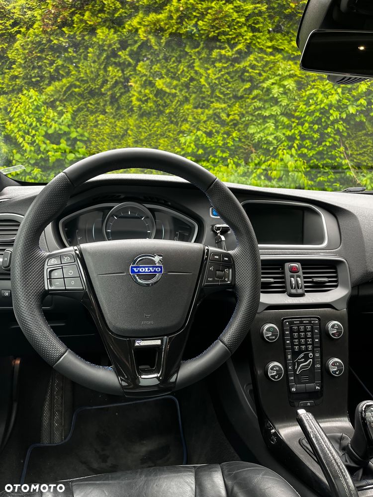 Volvo V40 D2 R Design - 15