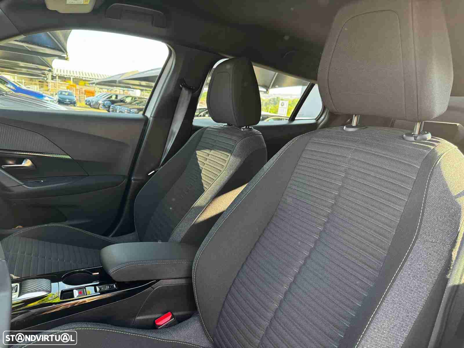 Peugeot e-2008 54 kWh Active - 17
