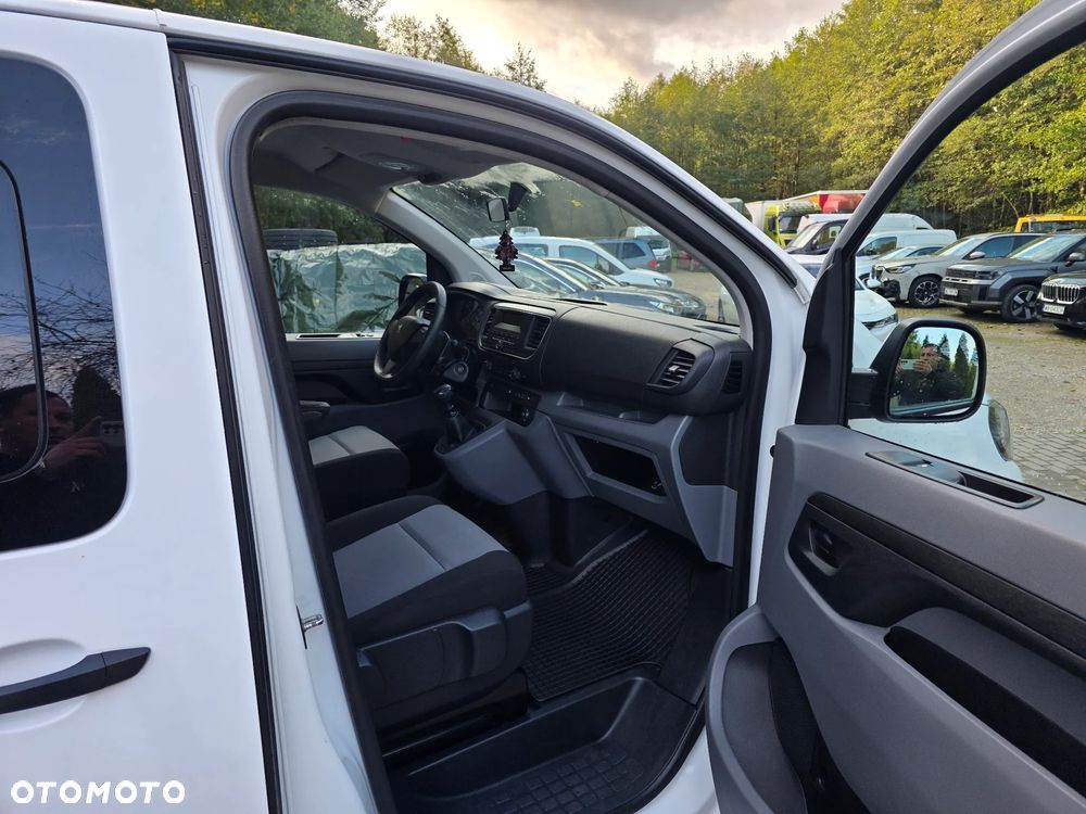 Peugeot Traveller 2016