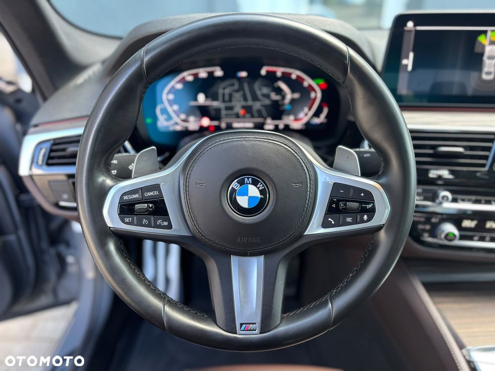 BMW Seria 5 530d xDrive mHEV sport - 12