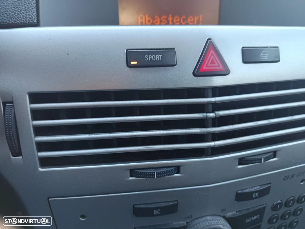 Opel Astra GTC 1.7 CDTI DPF Cosmo - 23