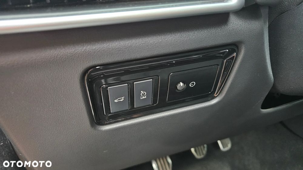 Jaguar F-Pace 2.0 i4D RWD Pure - 17