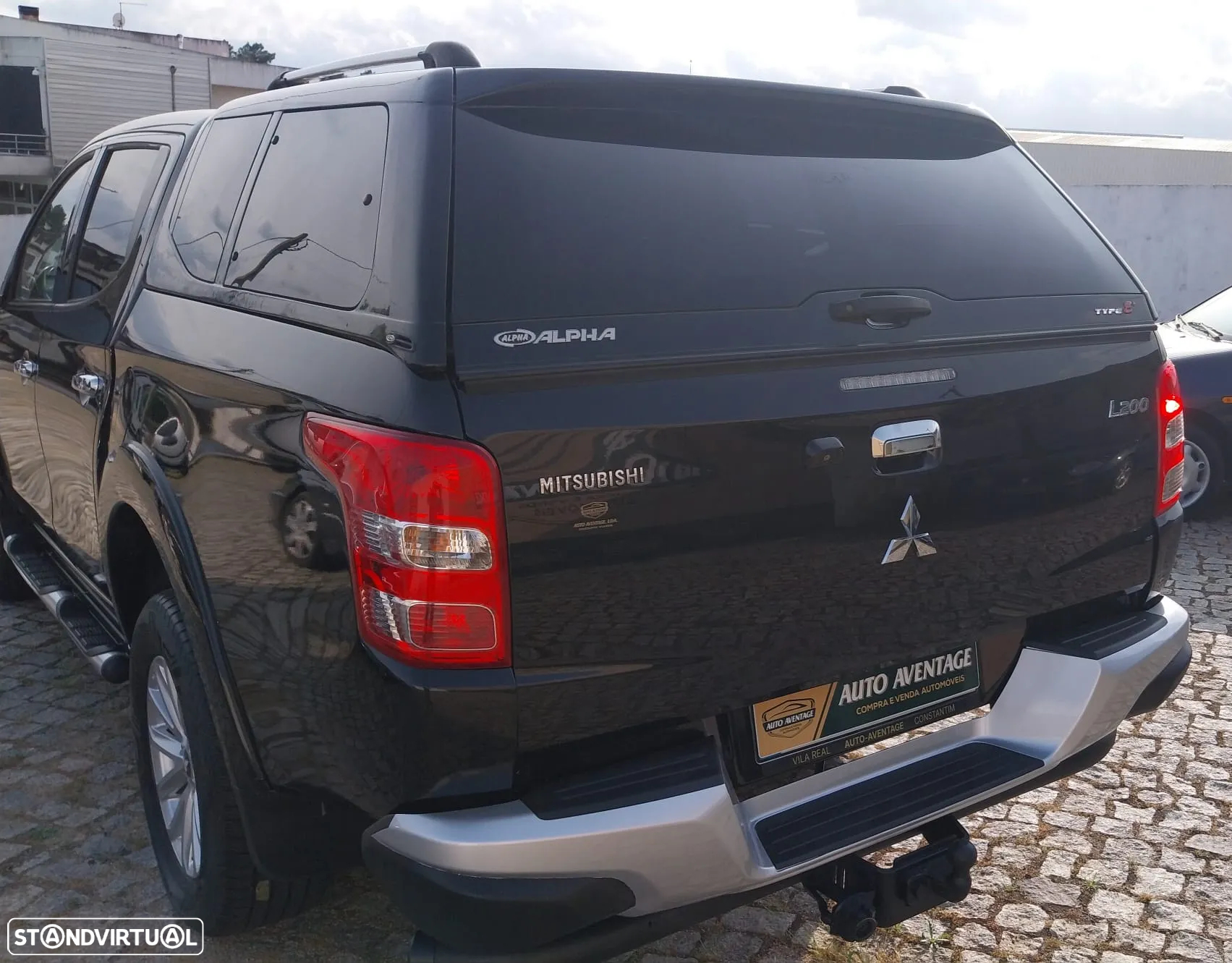 Mitsubishi L200 2.4 DI-D CD Intense Strakar 4WD - 17