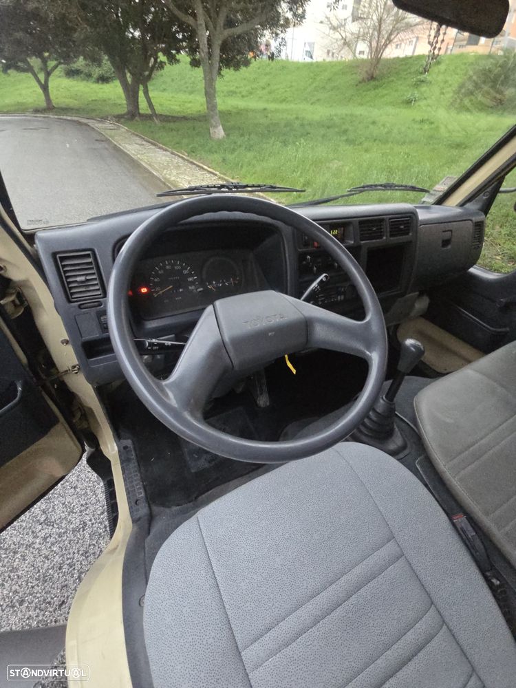 Toyota Dyna 150 - 15