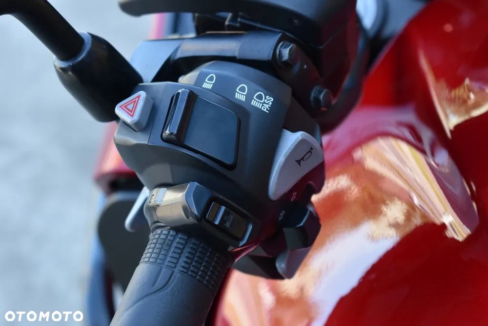 Honda VFR - 23