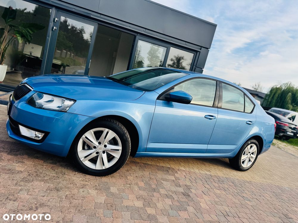 Skoda Octavia 1.6 TDI DPF Ambiente - 23