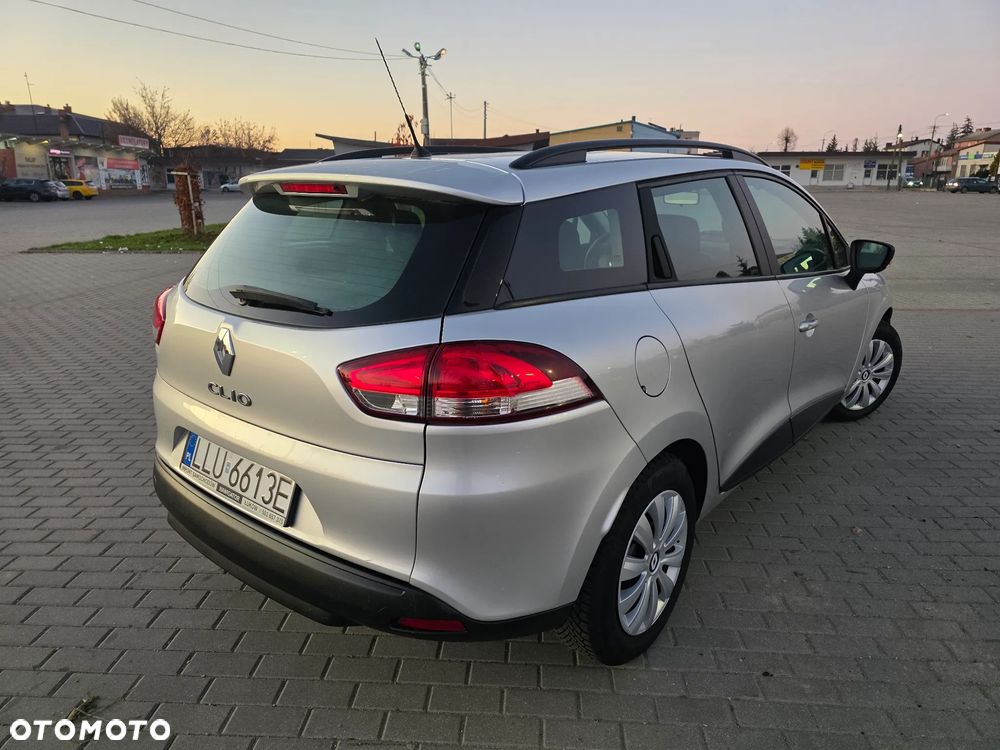 Renault Clio 1.2 16V 75 Expression - 8