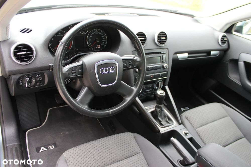 Audi A3 Sportback 1.6 Attraction - 28