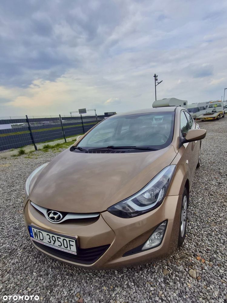 Hyundai Elantra 1.6 Comfort - 1