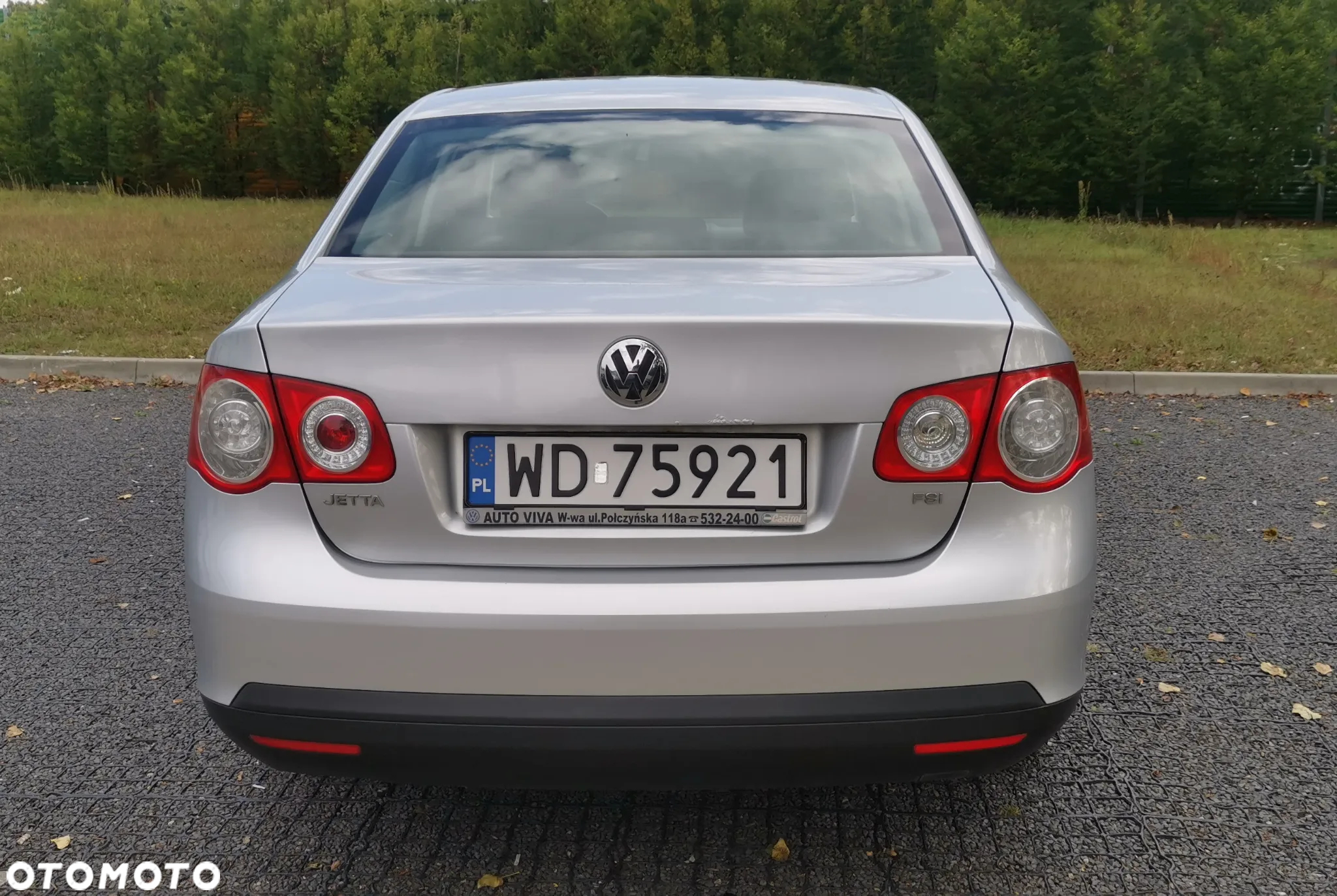 Volkswagen Jetta 1.6 FSI Trendline - 7