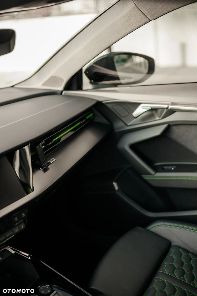 Audi RS3 Limousine - 13