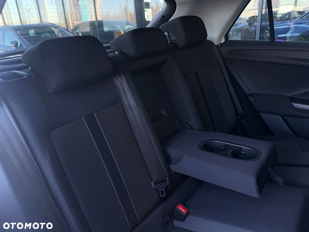 Volkswagen T-Roc - 17