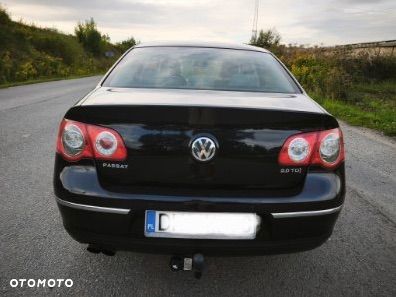 Volkswagen Passat - 4