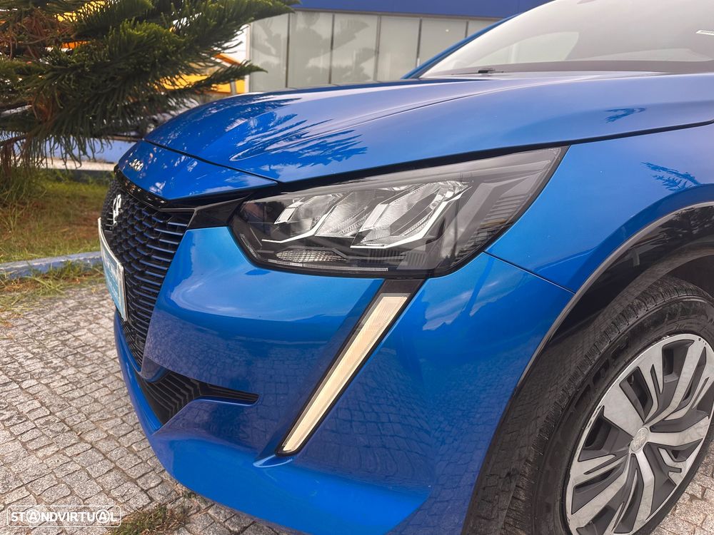 Peugeot e-208 Allure - 13