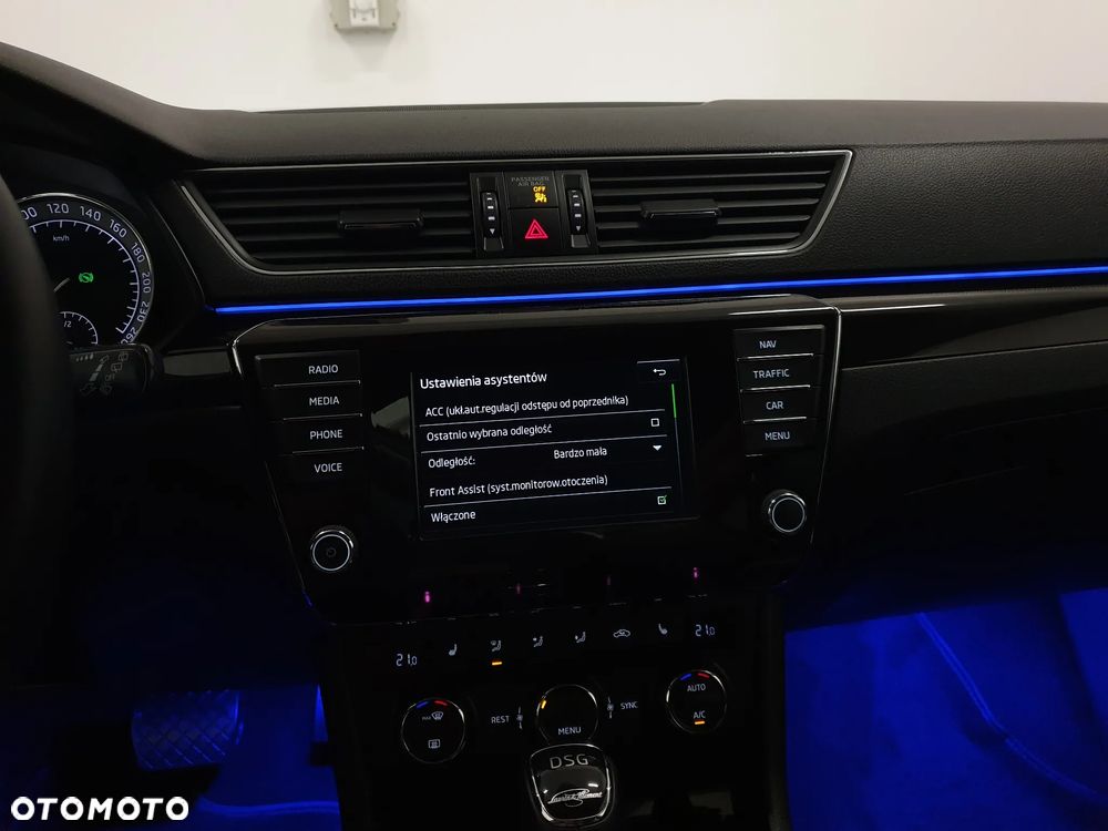 Skoda Superb 2.0 TDI L&K DSG - 21