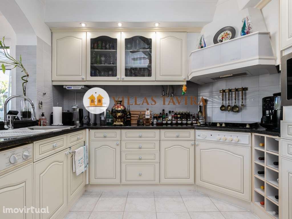 Moradia T3+1 - Centro da cidade - Com Piscina e garagem - Grande imagem: 4/60