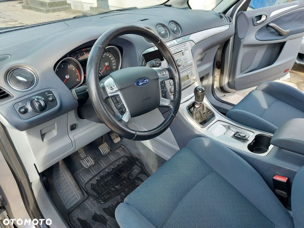 Ford S-Max - 12