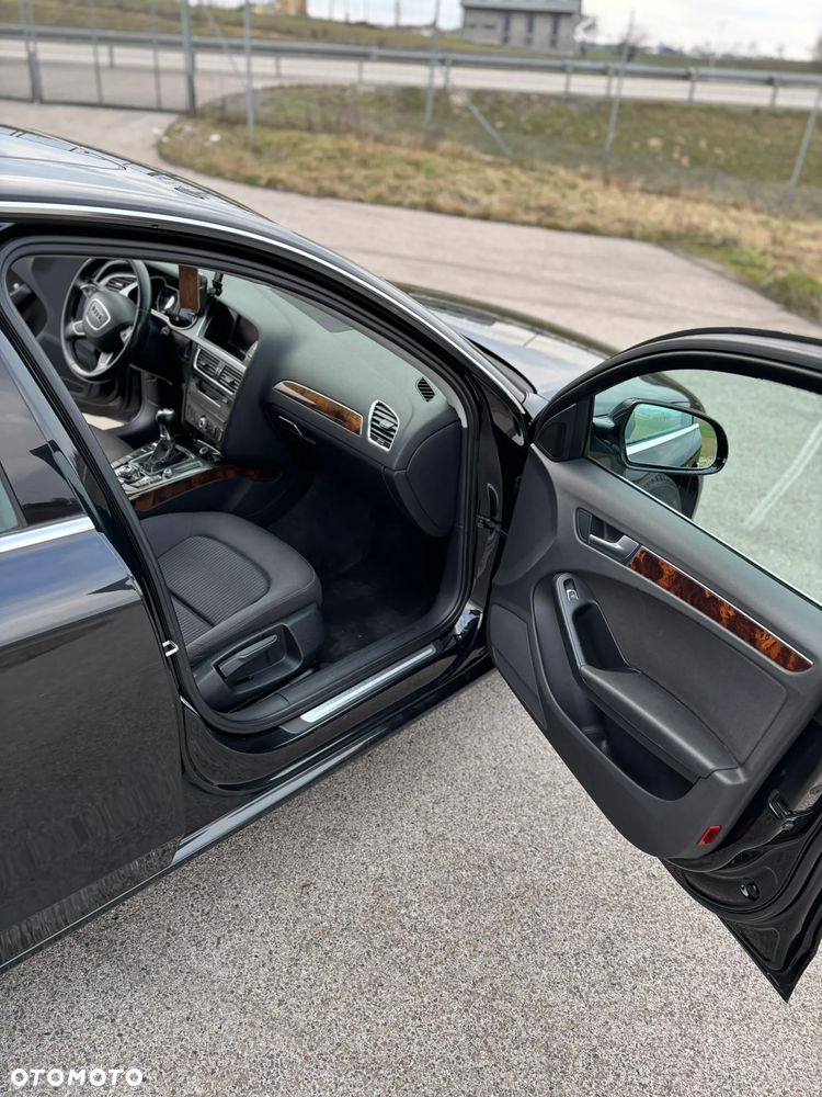Audi A4 Limousine - 14