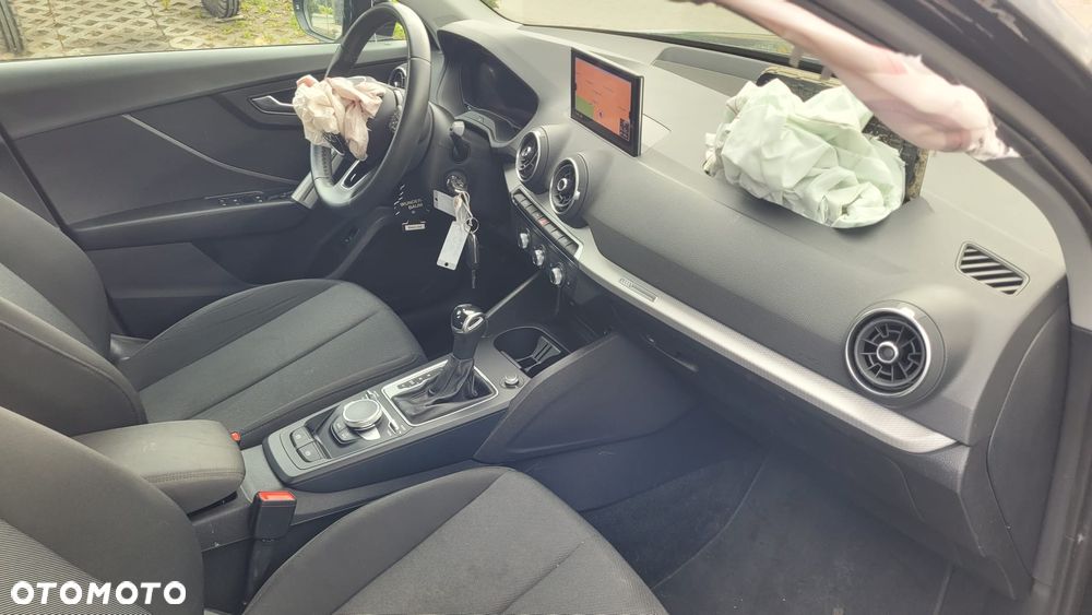 Audi Q2 35 TFSI S tronic design - 13