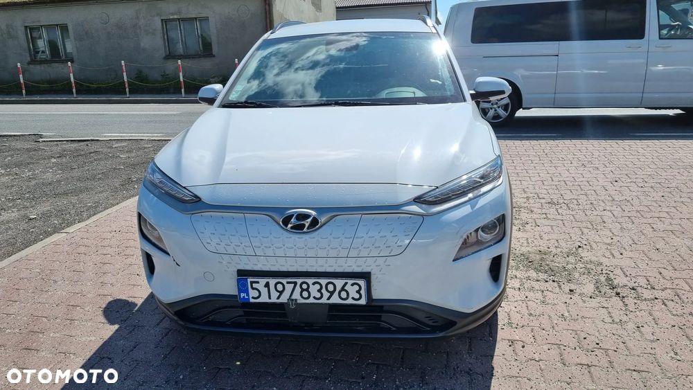 Hyundai Kona 64kWh Executive - 11