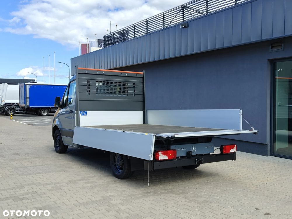 Mercedes-Benz Sprinter - 4