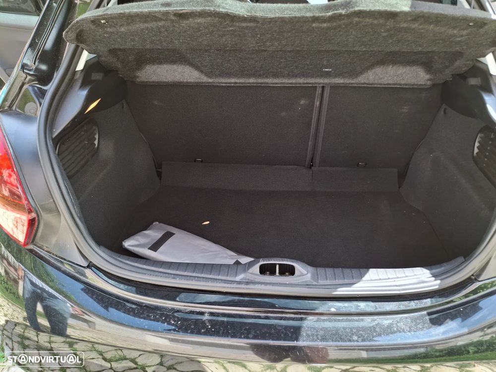 Peugeot 208 1.2 PureTech Signature - 8