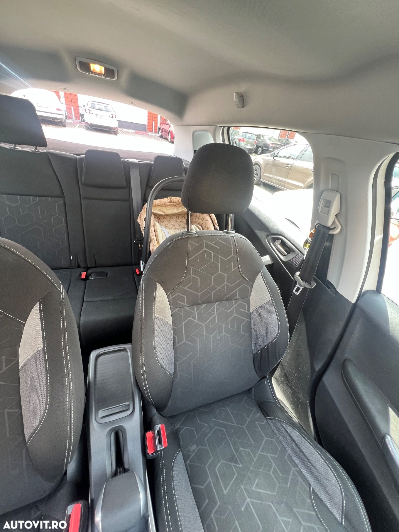 Peugeot 2008 - 17