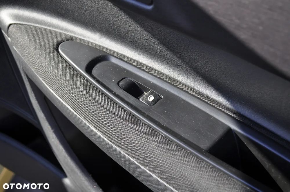 Citroën C4 1.6 HDi Impress - 34