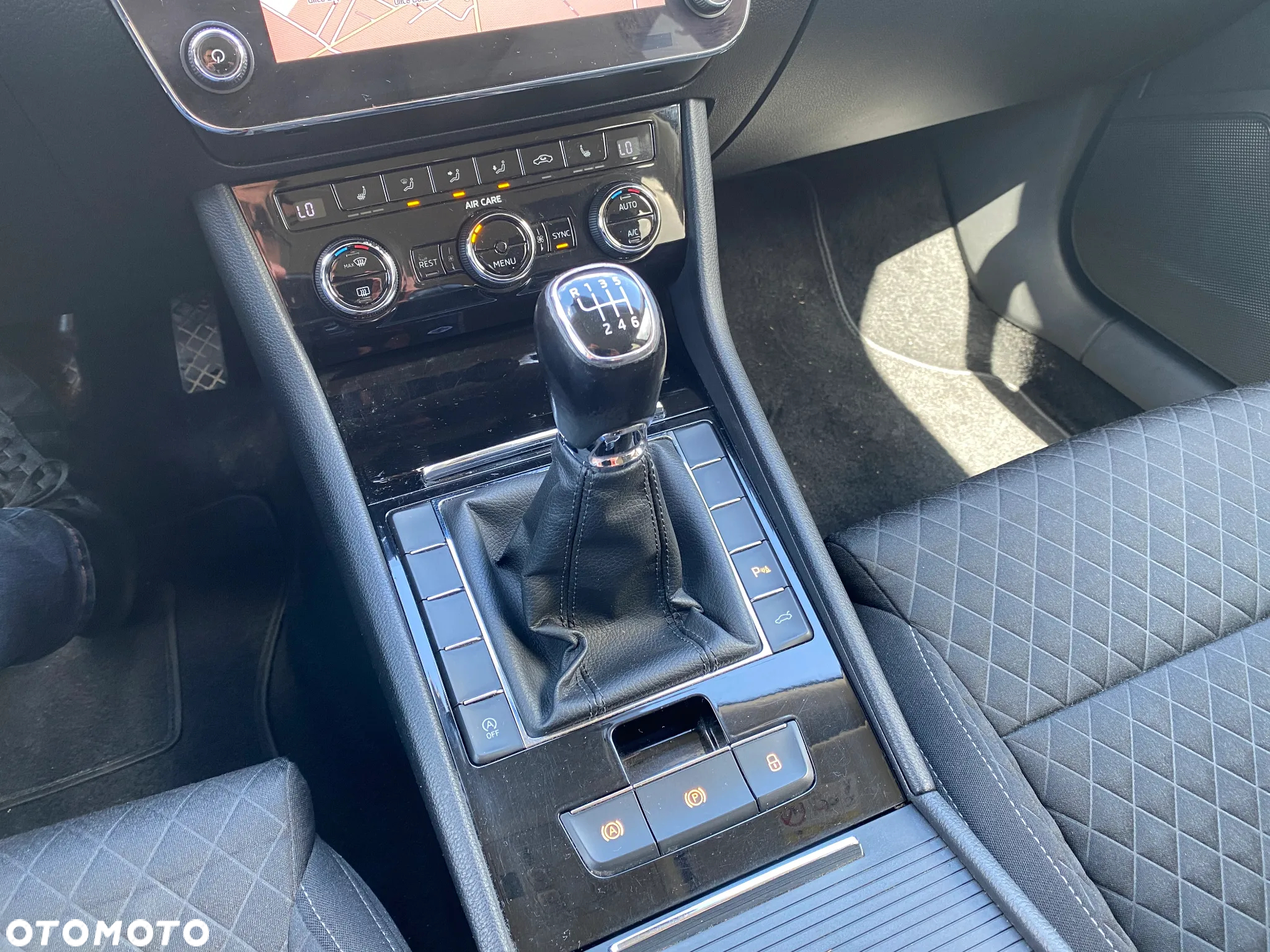Skoda Superb 2.0 TDI Style - 22
