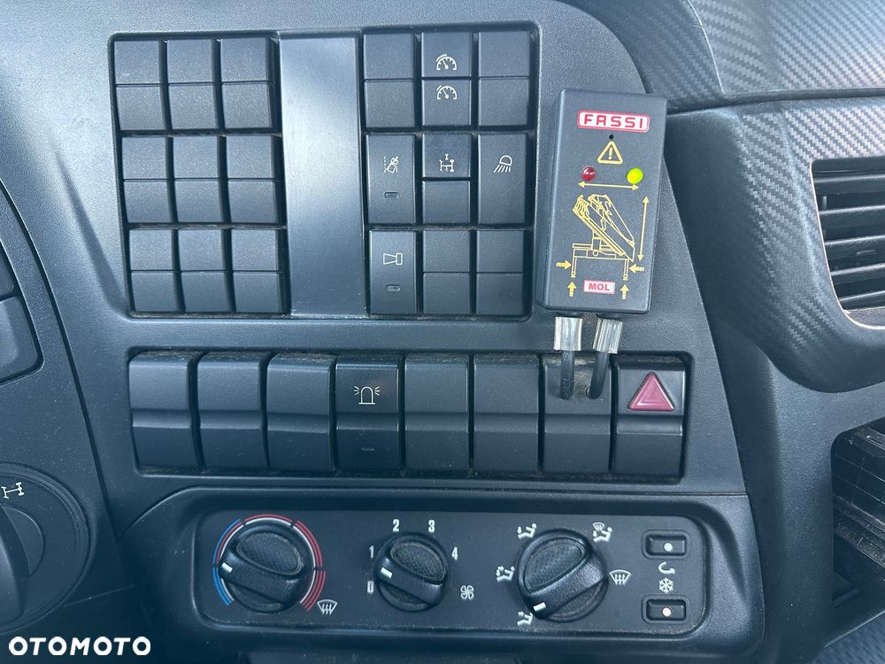 Iveco Stralis 310 E6  4X2 Skrzyniowy + HDS Fassi F135 - 17