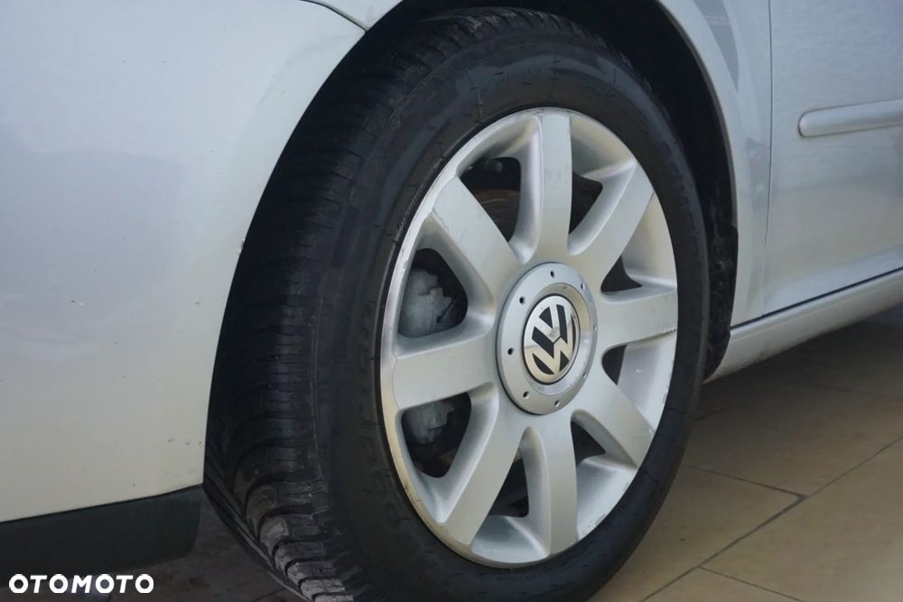 Volkswagen Golf 2.0 TDI DPF Sportline - 9
