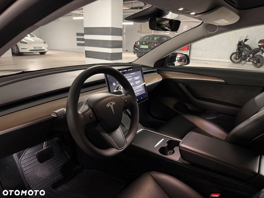 Tesla Model 3 - 5