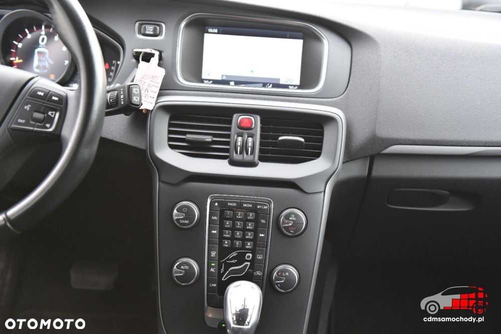 Volvo V40 - 25