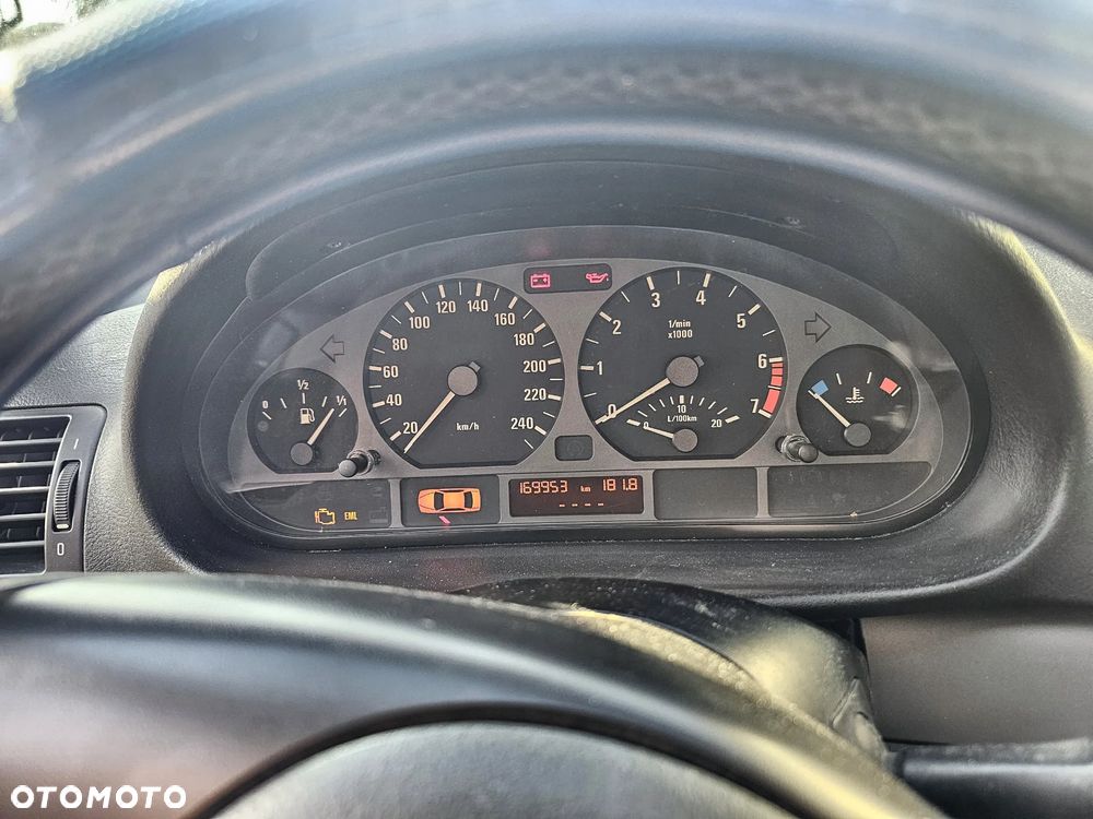 BMW Seria 3 318i - 18