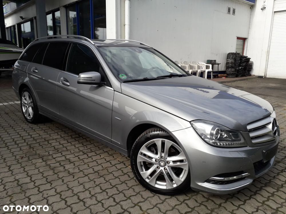 Mercedes-Benz Klasa C 220 CDI 4Matic 7G-TRONIC - 28