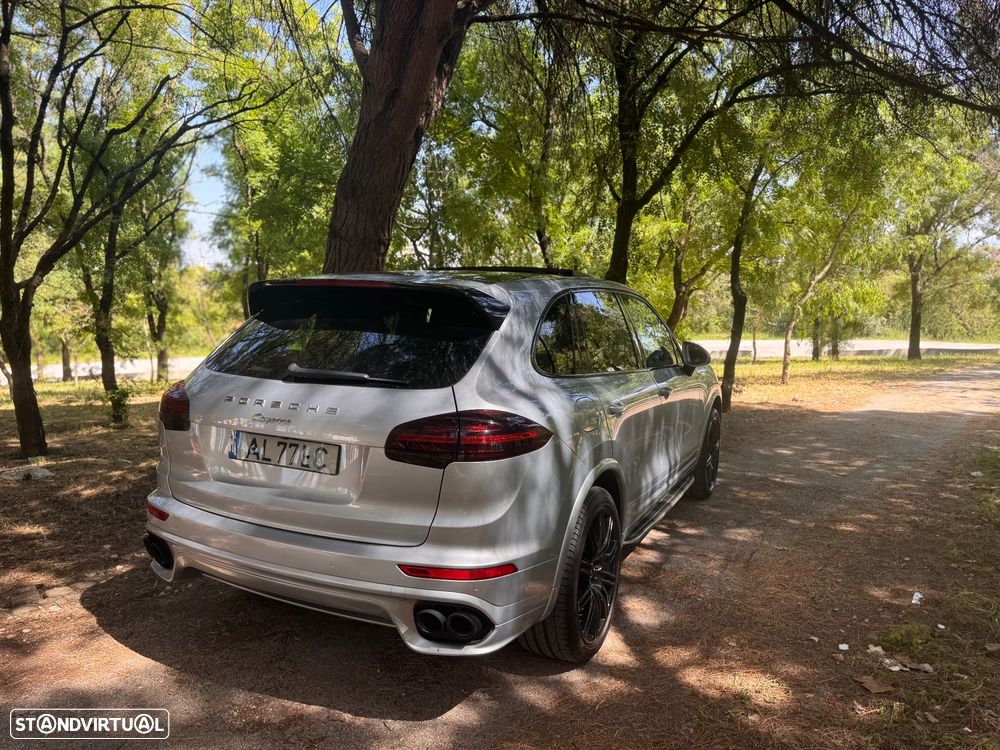 Porsche Cayenne Platinum Edition - 13