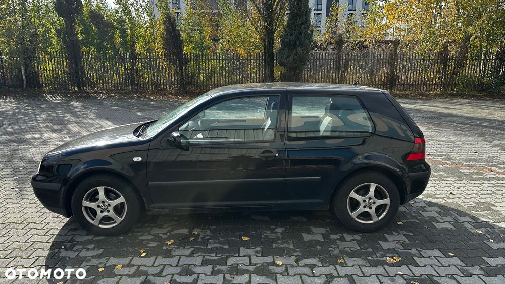 Volkswagen Golf - 10