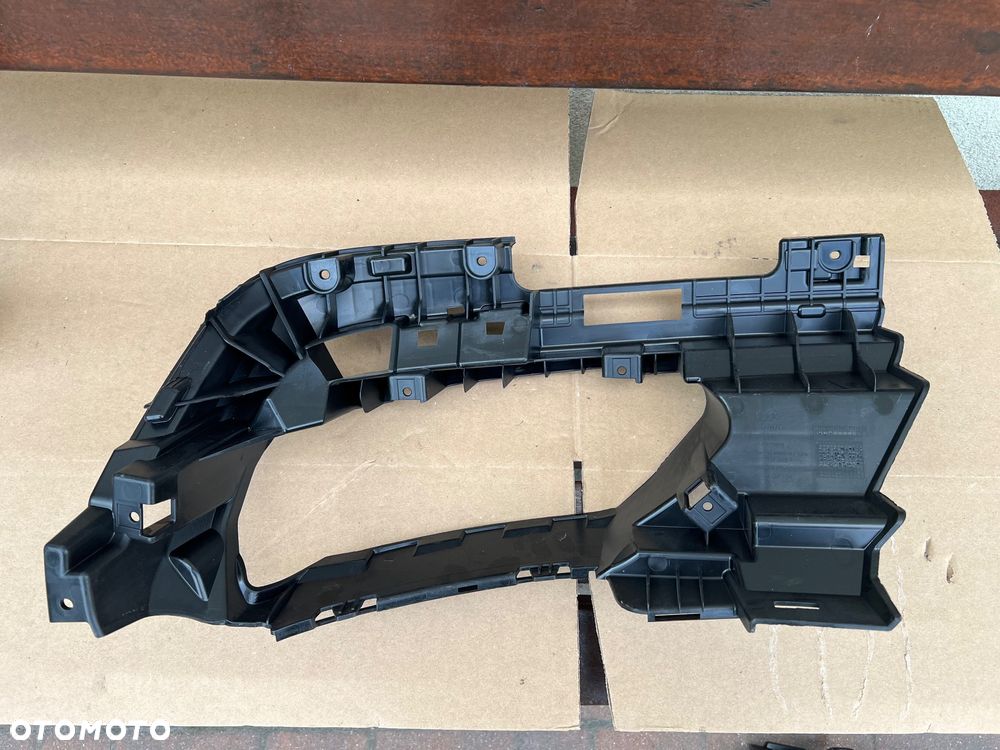 AUDI A4 B9 8W0 SLIZG ZDERZAKA WYDECHU TLUMIKA PRAWY 8W0807348F - 1