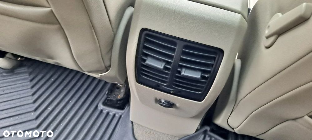 Ford Grand C-MAX 1.6 EcoBoost Start-Stop-System Titanium - 19